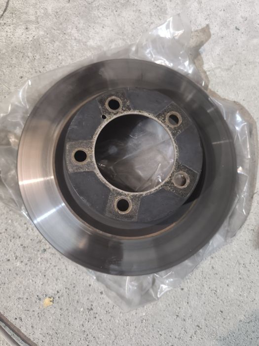 Лэнд Крузер 200 комплект тормозных дисков на