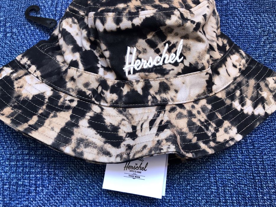 New Era/Fila/ Herschel/Levi's Bucket Hat ОРИГИНАЛНИ шапки идиотки