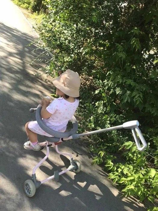 Детский самокат в хорошем состоянии 2000тг.