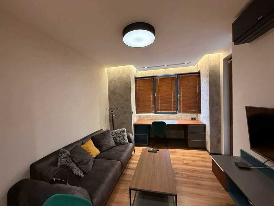 Дава се под наем Двустаен апартамент в София, Витоша - 65 кв.м за 663 € - Снимка #1