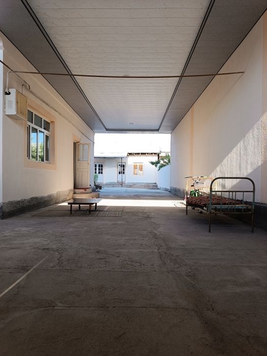 Интернатда ховли уй сотилади