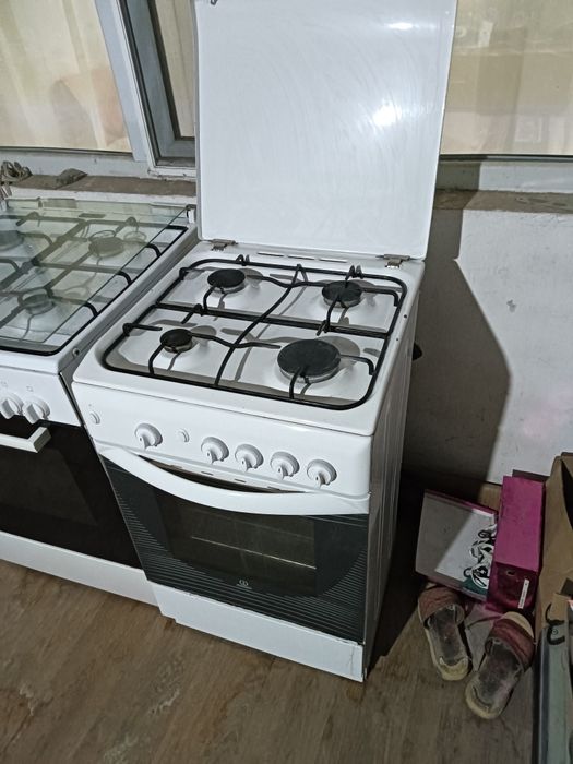 Продам газ плиту