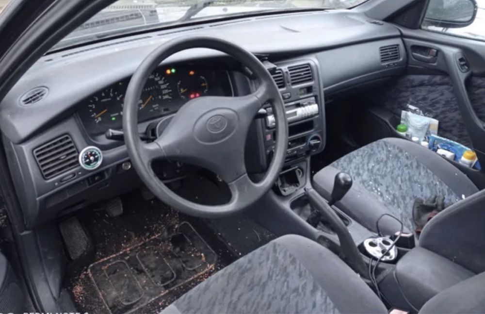 Toyota карина е на разборе
