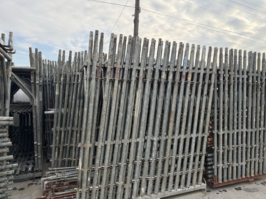 Schela zincata pentru constructii model Italian