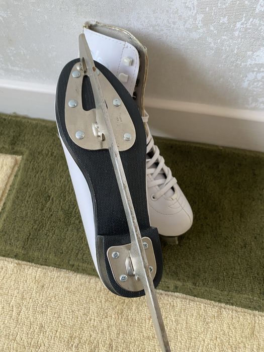Продам коньки 5 000