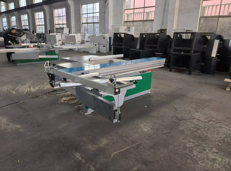 Форматно раскроечный станок ( распиловочный станок )