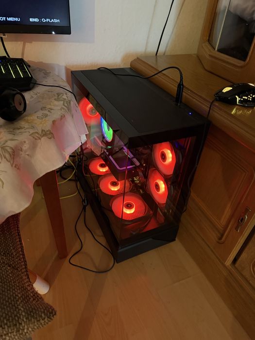 Vand pc high end complect de joc