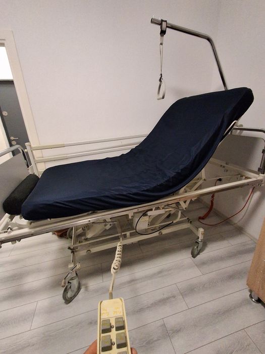 Pat medical electric cu telecomanda , ingrijire pacienti /recuperare