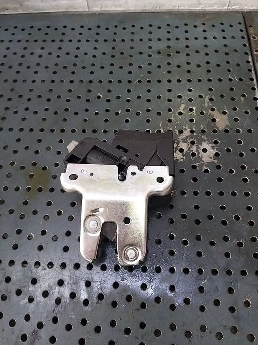 Broasca haion audi a4 b8 8k 4f5827505d