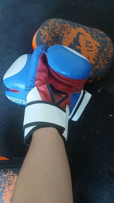 Boks qo'lqop, боксёр перчатки adidas