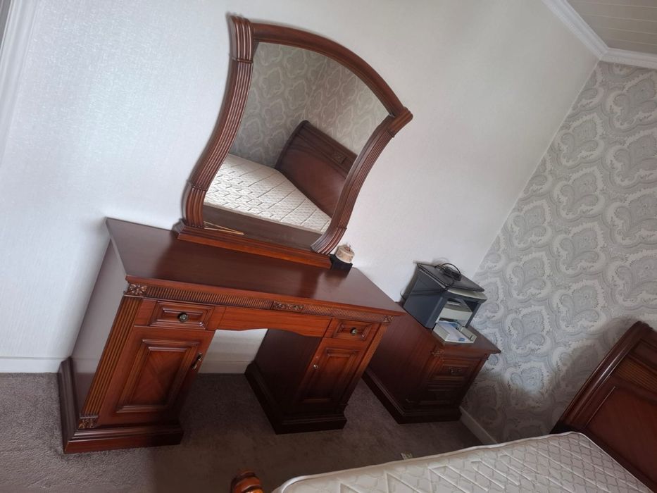 Спальний гарнитур