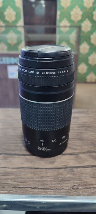 Объектив Canon EF 75-300mm