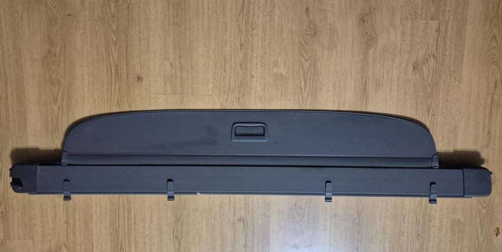 Продавам задна щора за багажник за Audi Q7, 2006-2008 година