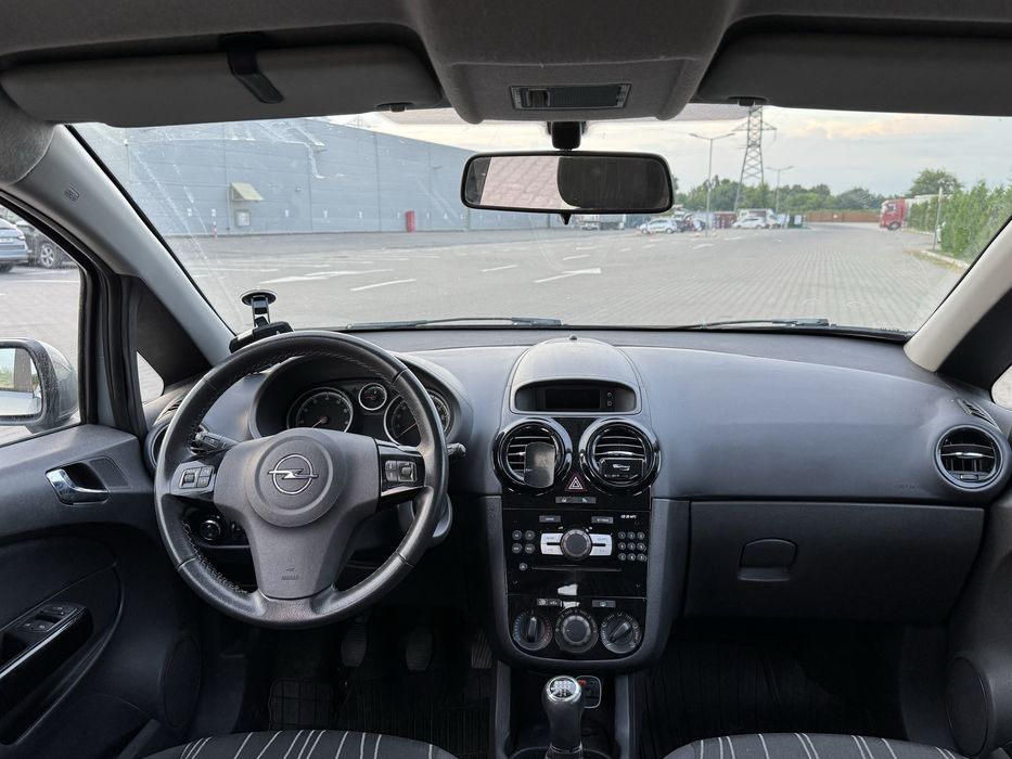 Opel Corsa D 2011