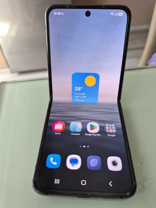 Samsung Galaxy Flip 5, 512GB без драскотини и наранявания.