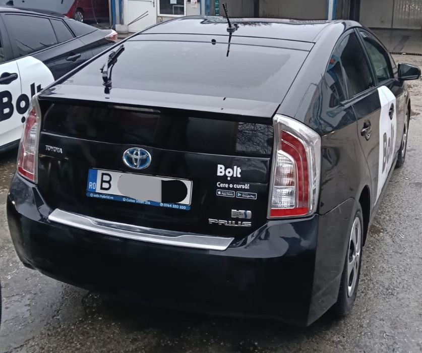 Închiriez Toyota Prius 3 FACE-LIFT, Hibrid, BOLT-UBER