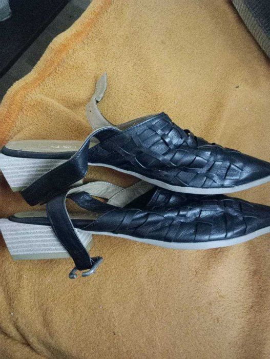 Дамски обувки от естествена кожа -37 номер  + подарък