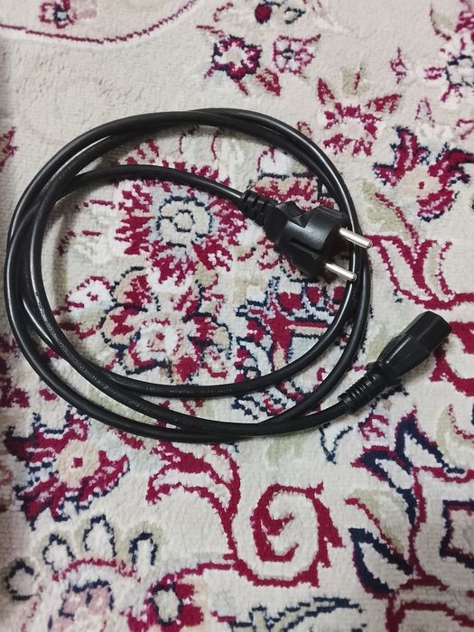 Пс 4 про Соник нету одного провода