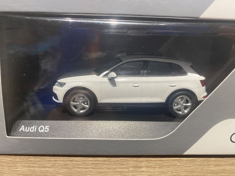 SPARK AUDI Q5 machetă auto scara 1:43