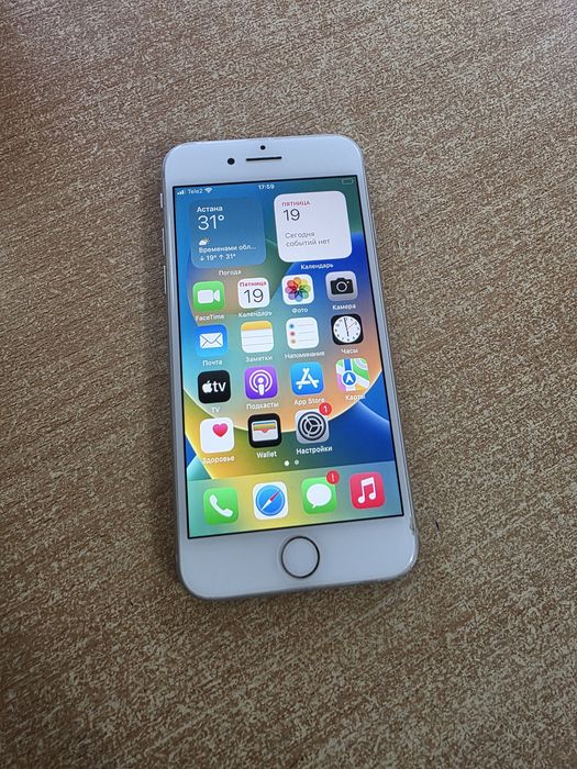 iPhone 8, память 64 Гб