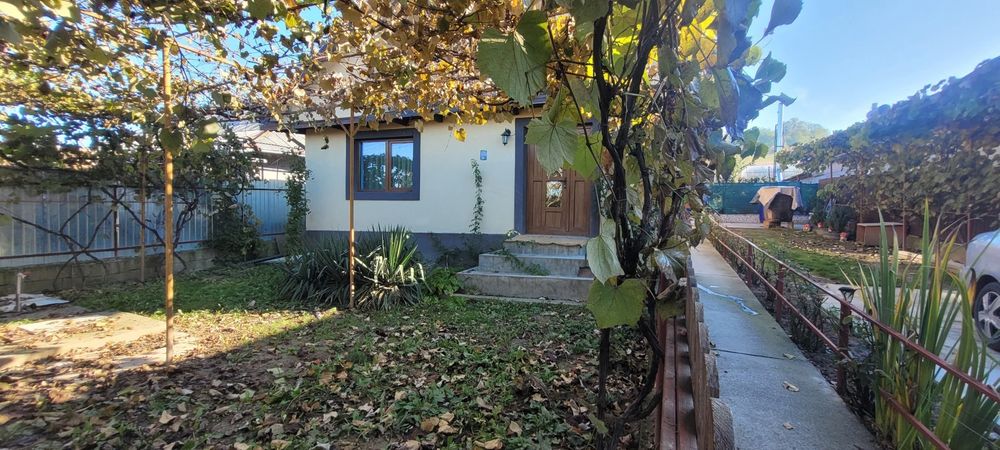 Casa noua din caramida, la cheie. Com Livezi .