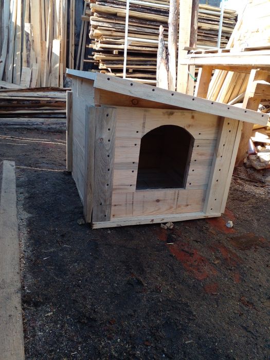 Будка новая для собаки.