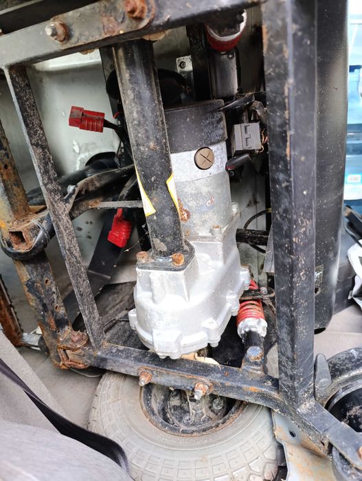 Електрическа инвалидна количка за части