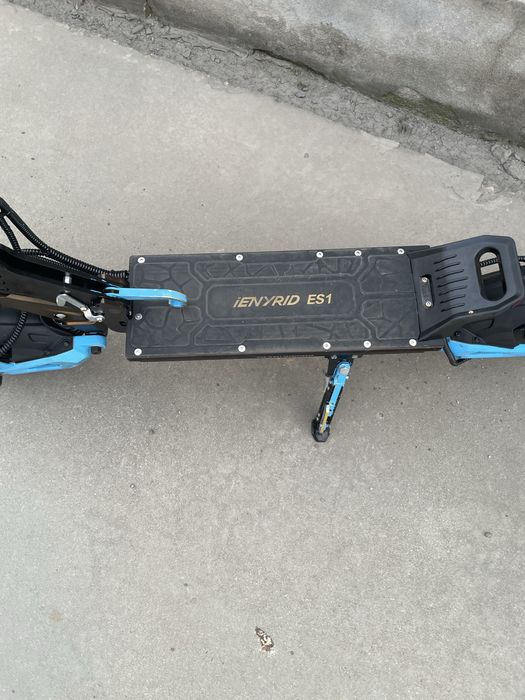 Trotineta IENYRID ES1
