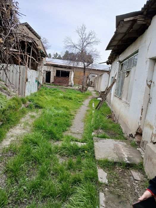 Срочно продаётся дом под застройку 5 соток в центре города