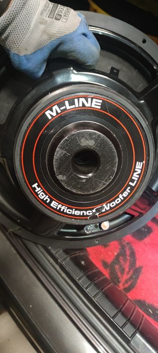 Subwoofer auto de mare putere 6000w 10000w putere cu membrana defectă, a căzut o scândură pe el. Difuzor și încă un subwoofer de 800-1000w perfect fun
