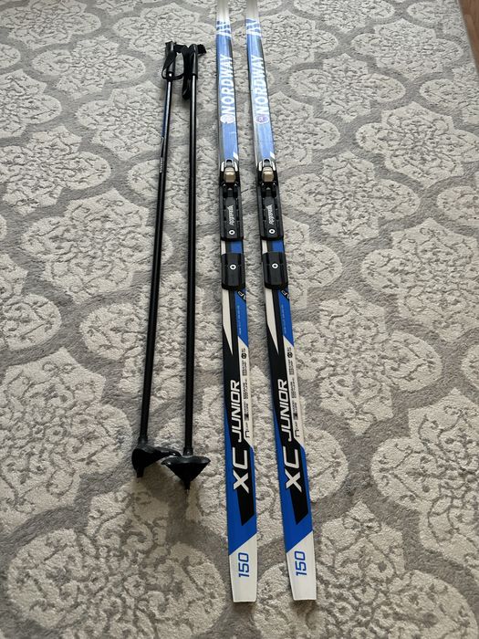 Продам лыжи с ботинками