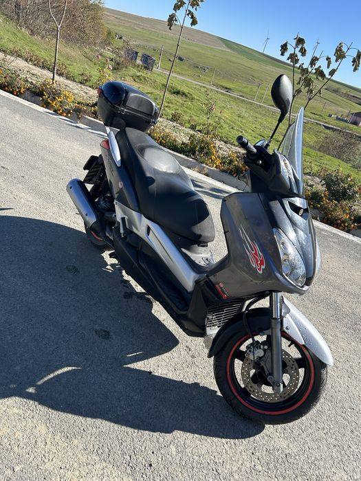 Vand sau schimb yamaha xmax 250