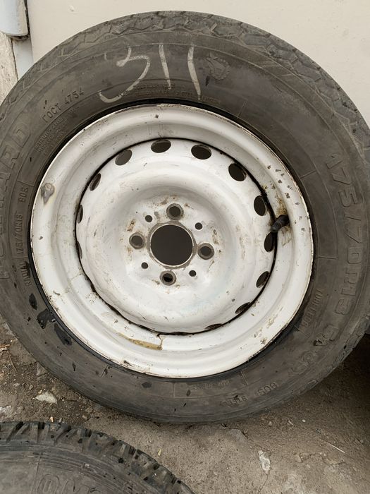 Продам диски 13 с резиной