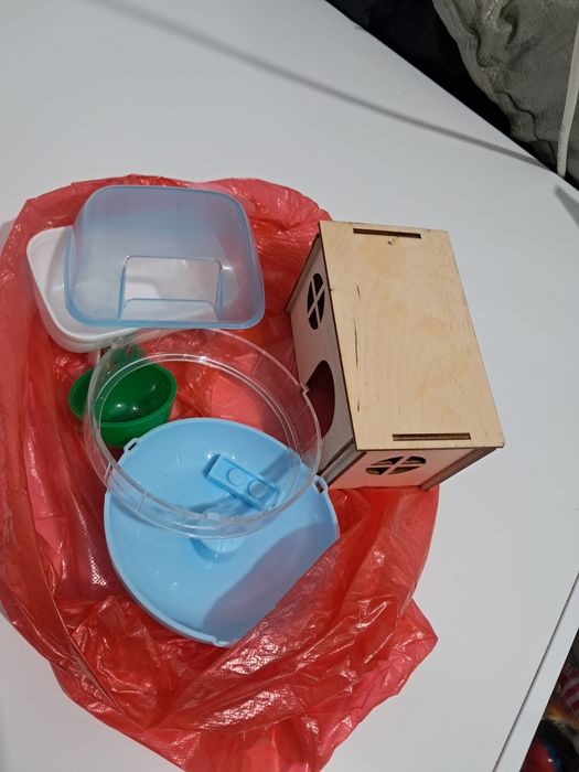 Продам клетку для хомяков