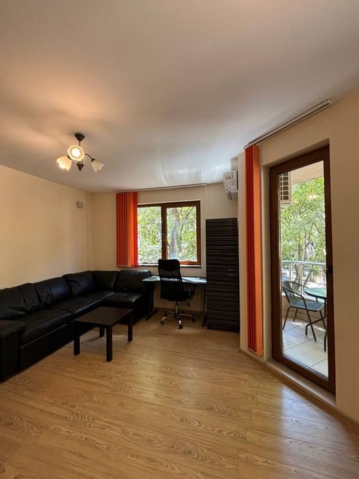 Дава се под наем Двустаен апартамент в Варна, Конфуто - 60 кв.м за 548.25 € - Снимка #3