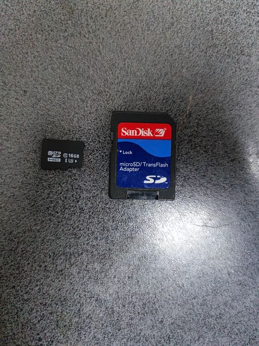 Card de memorie 16 GB