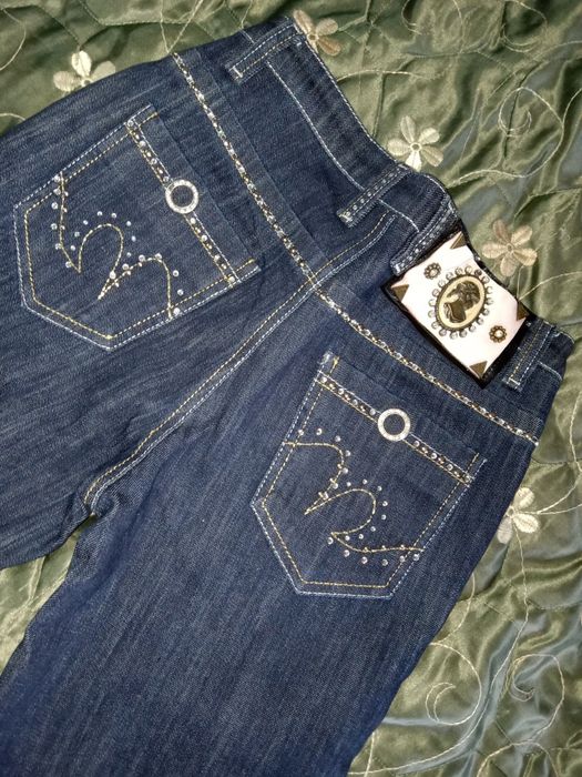 Джинсы на девушек