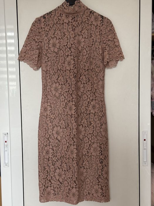 Рокля с брюкселска дантела