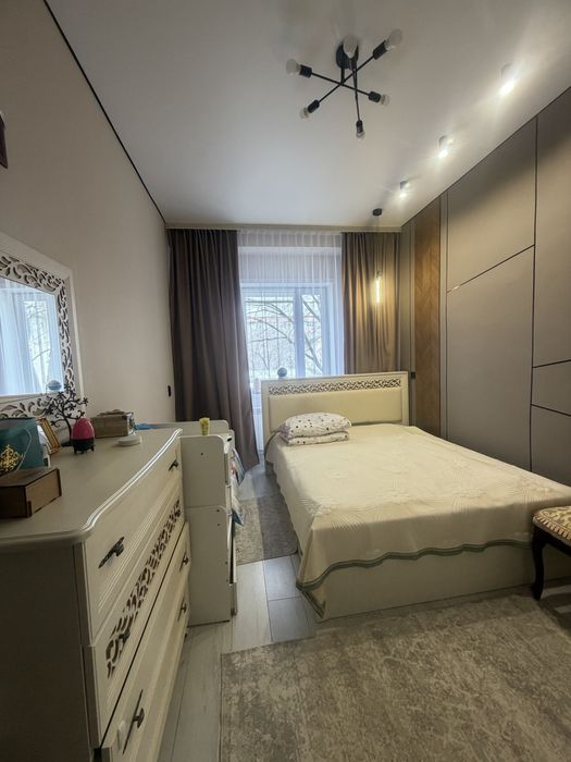 Продам 4 комнатную 104 кв в центре