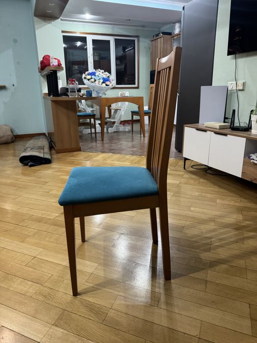 Стулья деревянные 8 штук