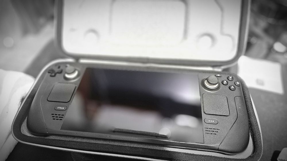 Valve SteamDeck 256GB + фирменная сумка + hub