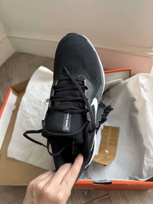 Мужские кроссовки