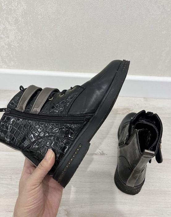 Продам ботиночки осенние