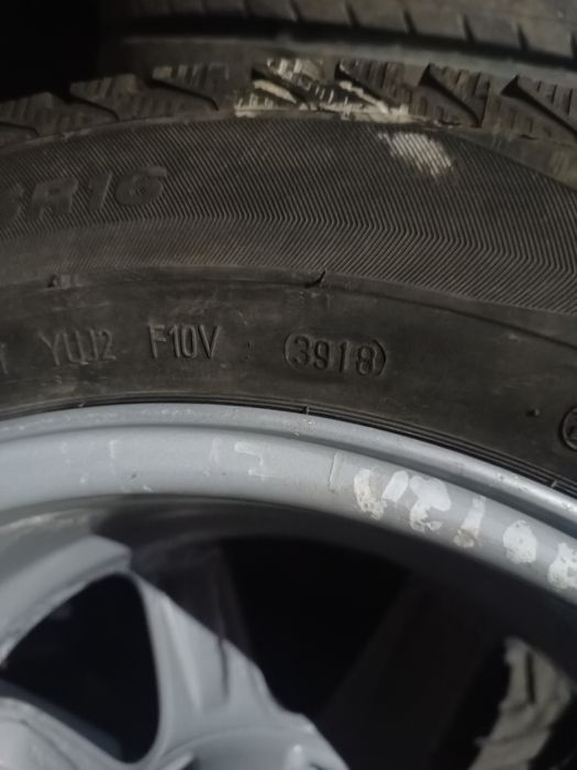 4 броя зимни гуми с алуминиева джанти 5/100