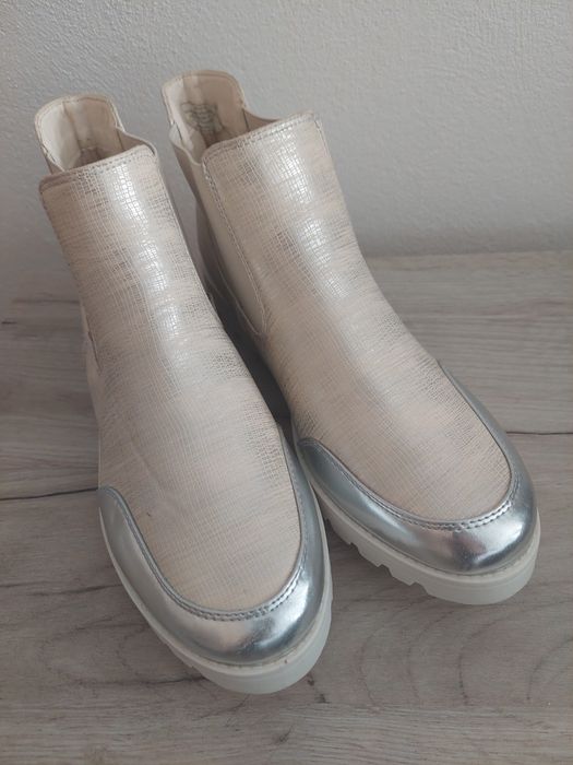 Ghete imitatie de piele pentru femei