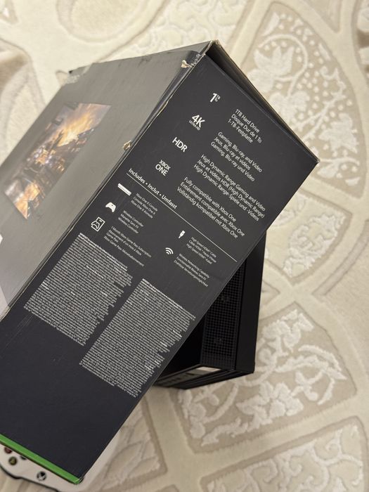 Xbox One X 1TB | 2 controllers