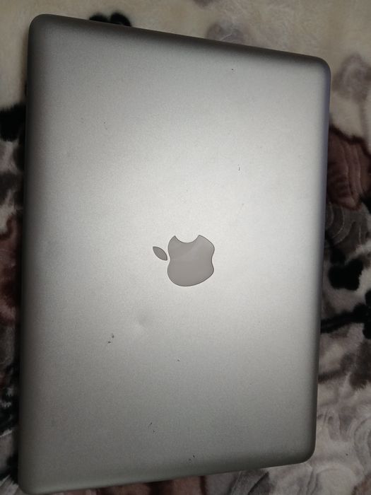 Vând laptop MacBook  pro