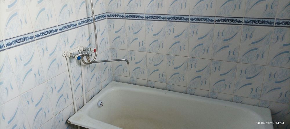 Квартира сотилади 2 хонали. Кирпичный.