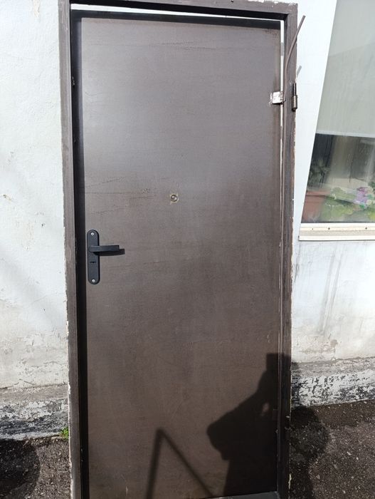 Двери металлические