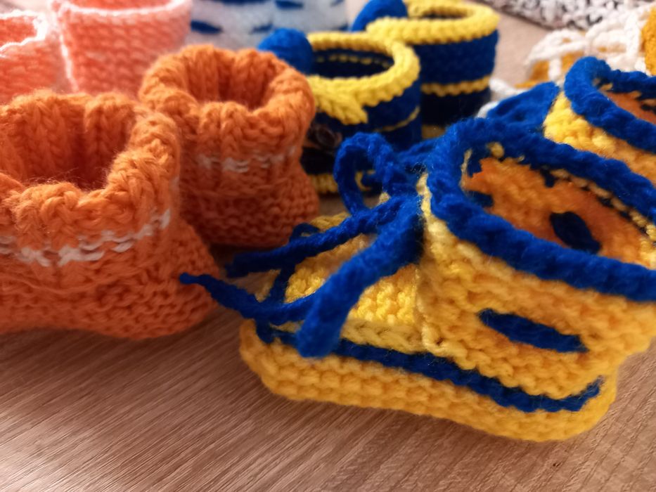 Вязаные пинетки для малышей